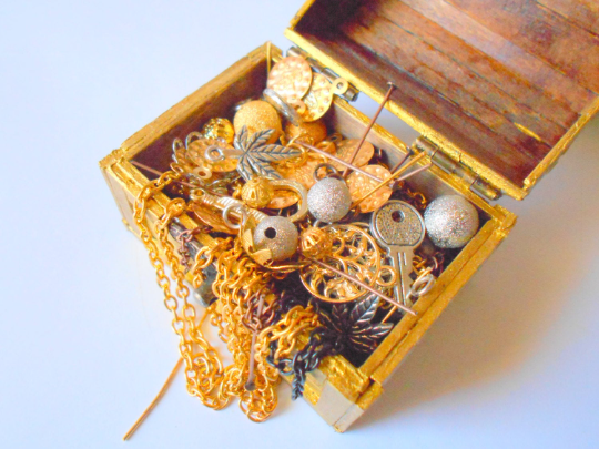 Miniature chest box with treasures- Golden chest box -mini accessories- 1/12 scale mini wooden vintage treasury box-chest with treasuries