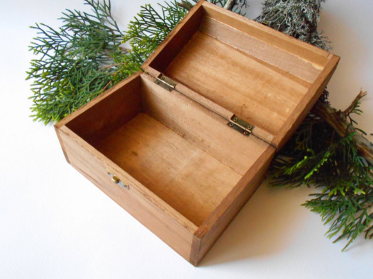 Plain wooden hot sale keepsake box