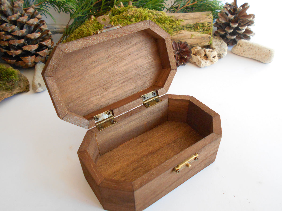 Wooden keepsake box- large eight side box- wooden box with bronze-color hinges- bamboo wood box- 4.9&#39;&#39; x 2.8&#39;&#39; x 2&#39;&#39;- Medium Brown