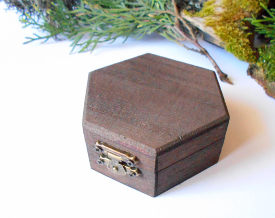 Hexagon Wooden ring box - Exiarts & Ecocrafts