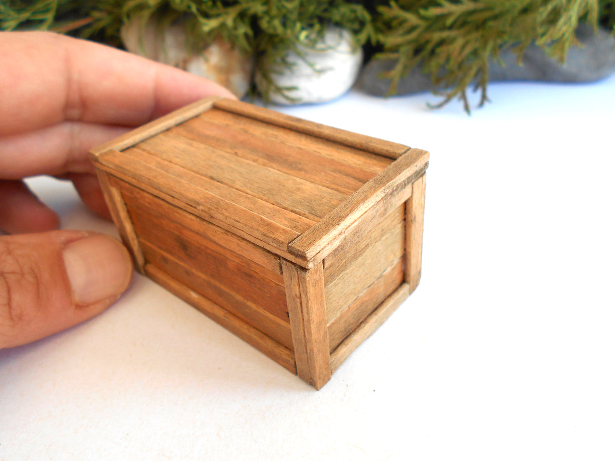 Mini box with lid and detailing in light brown- handmade dollhouse beech wood chest in 1:12 scale- 2.1″ L x 1.5″ W x 1.4″ H