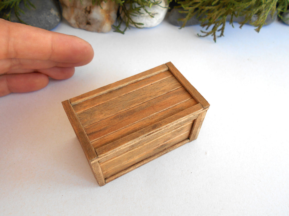 Mini box with lid and detailing in light brown- handmade dollhouse beech wood chest in 1:12 scale- 2.1″ L x 1.5″ W x 1.4″ H
