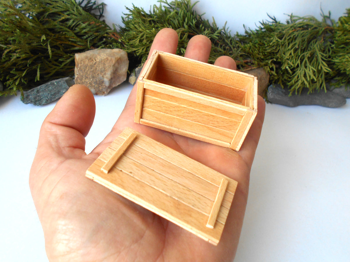 Mini box with lid and detailing- handmade dollhouse beech wood chest in 1/12th scale- 2.1″ L x 1.5″ W x 1.4″ H