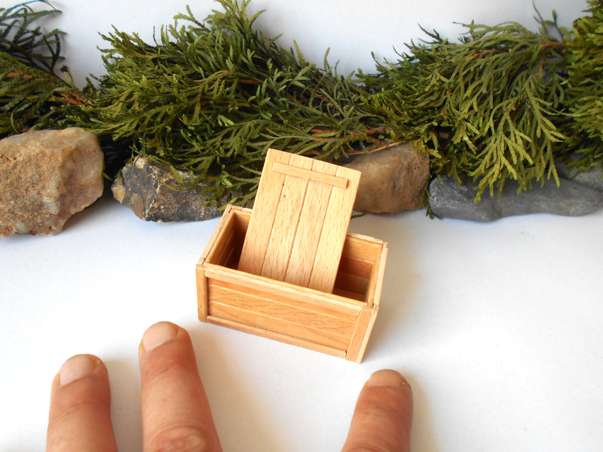 Mini box with lid and detailing- handmade dollhouse beech wood chest in 1/12th scale- 2.1″ L x 1.5″ W x 1.4″ H
