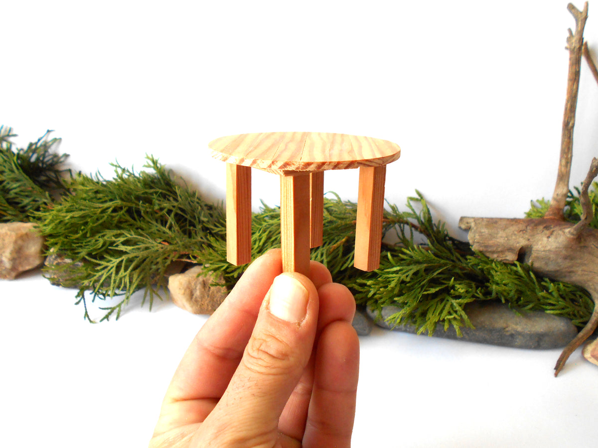 The height of the table is 2.5 inches, and it is 3.1 inches in diameter. This is 7.9 cm diameter and 6.4 cm in height. This product listing is for one sush table.