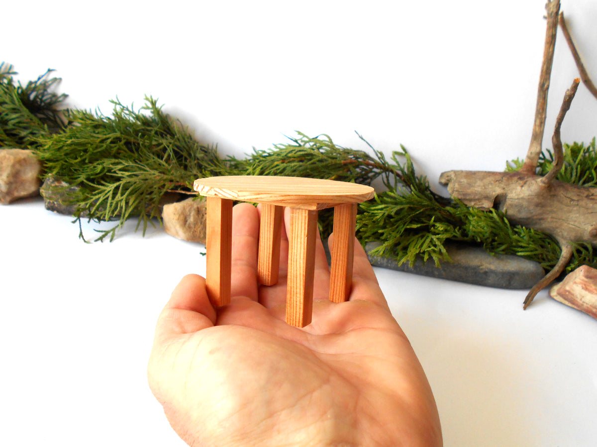 The height of the table is 2.5 inches, and it is 3.1 inches in diameter. This is 7.9 cm diameter and 6.4 cm in height. This product listing is for one sush table.