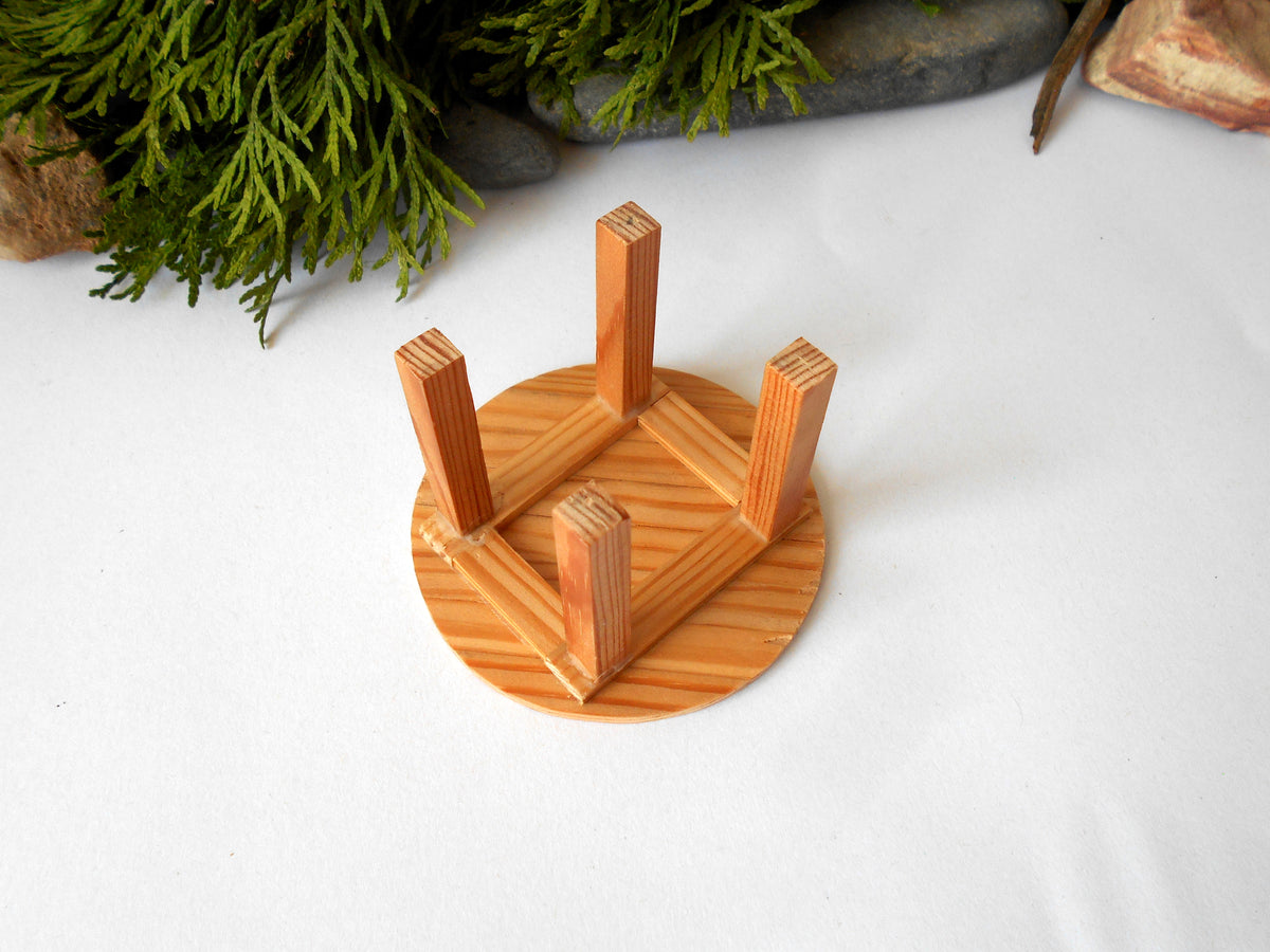 The height of the table is 2.5 inches, and it is 3.1 inches in diameter. This is 7.9 cm diameter and 6.4 cm in height. This product listing is for one sush table.