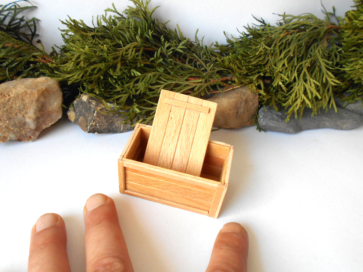 Mini box with lid and detailing- handmade dollhouse beech wood chest in 1/12th scale- 2.1″ L x 1.5″ W x 1.4″ H