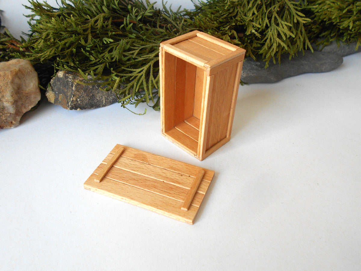 Mini box with lid and detailing- handmade dollhouse beech wood chest in 1/12th scale- 2.1″ L x 1.5″ W x 1.4″ H