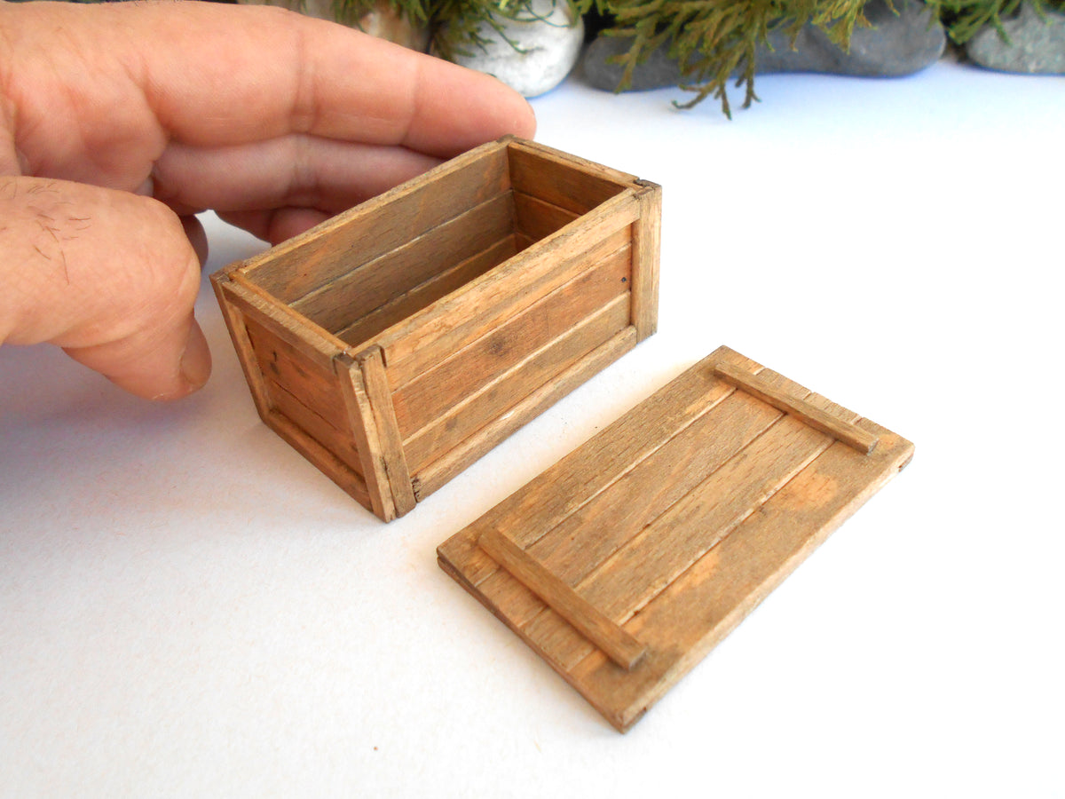 Mini box with lid and detailing in light brown- handmade dollhouse beech wood chest in 1:12 scale- 2.1″ L x 1.5″ W x 1.4″ H