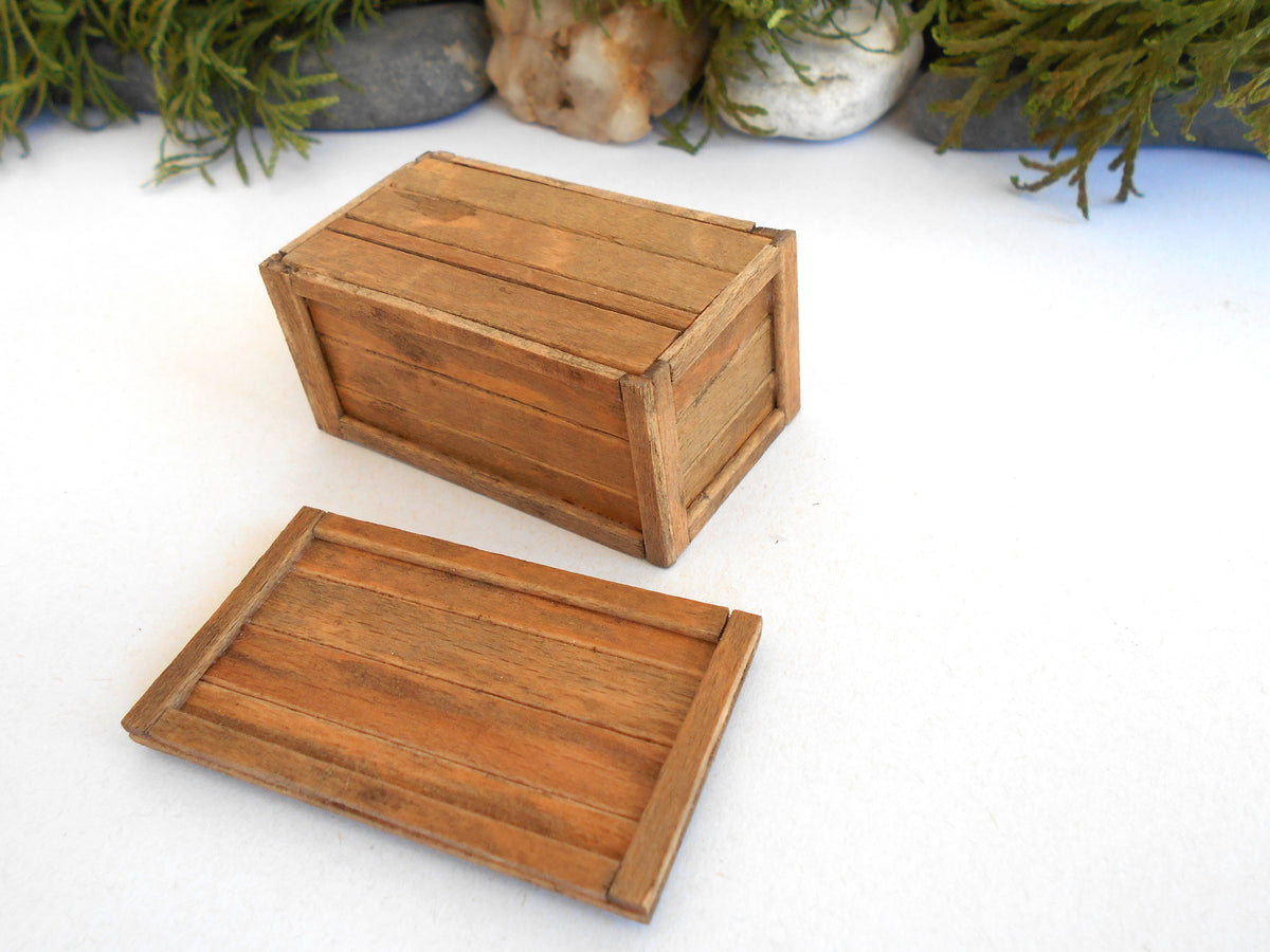 Mini box with lid and detailing in light brown- handmade dollhouse beech wood chest in 1:12 scale- 2.1″ L x 1.5″ W x 1.4″ H