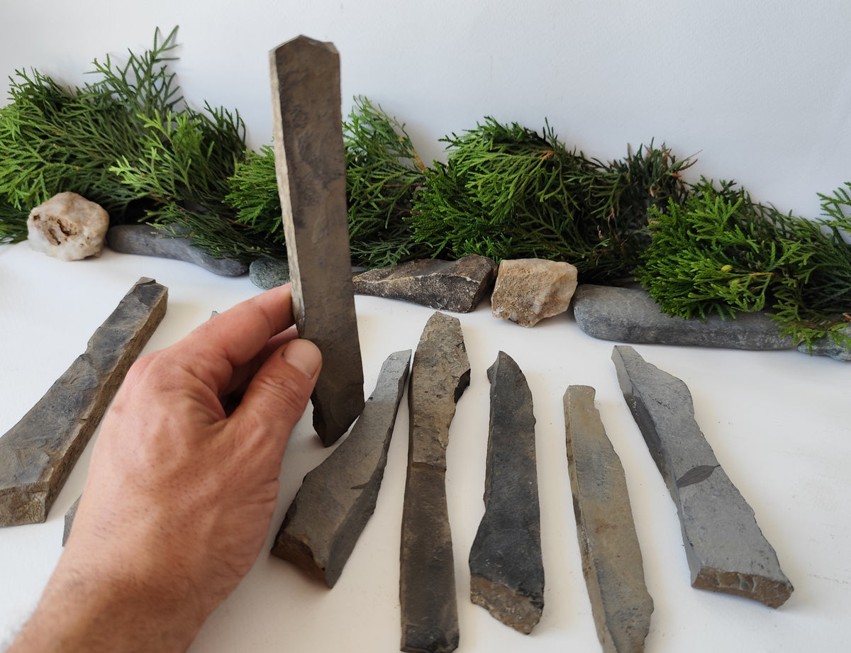 Rock type: Sandstone.
Quantity: Set of 10 pieces.
The shape of stones: fbeam-shaped, mainly rectangle-shaped but with irregular unique forms.
Thickness: 0.5&quot; to 1&quot; thick ( 1.3 to 2.5 cm. )
Size: about 6 to 9 inches in size ( 15 to 23 cm.).
Strength: durable and strong- not easy to break.