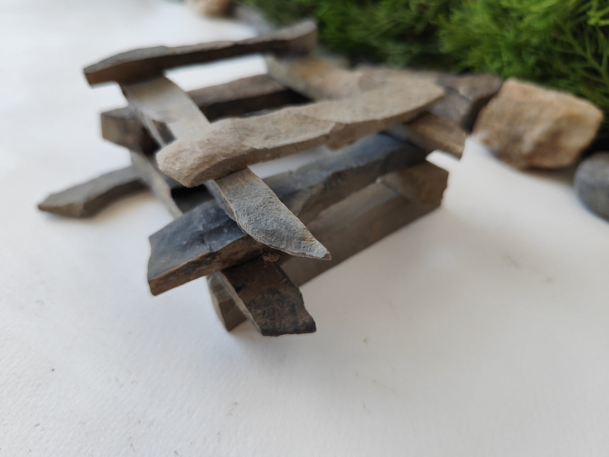 Rock type: Sandstone.
Quantity: Set of 10 pieces.
The shape of stones: fbeam-shaped, mainly rectangle-shaped but with irregular unique forms.
Thickness: 0.3&quot; to 0.8&quot; thick ( 0.7 to 2 cm. )A
Size: about 4.5&quot; to 6.5&quot; ( 11.5 to 16.5 cm. )
Strength: durable and strong- not easy to break.