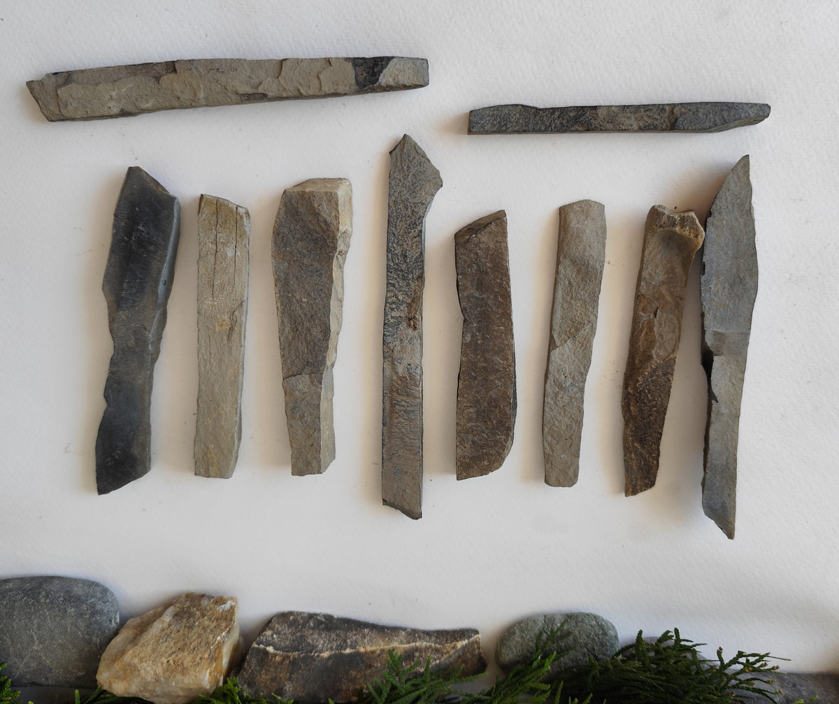 Rock type: Sandstone.
Quantity: Set of 10 pieces.
The shape of stones: fbeam-shaped, mainly rectangle-shaped but with irregular unique forms.
Thickness: 0.3&quot; to 0.8&quot; thick ( 0.7 to 2 cm. )A
Size: about 4.5&quot; to 6.5&quot; ( 11.5 to 16.5 cm. )
Strength: durable and strong- not easy to break.