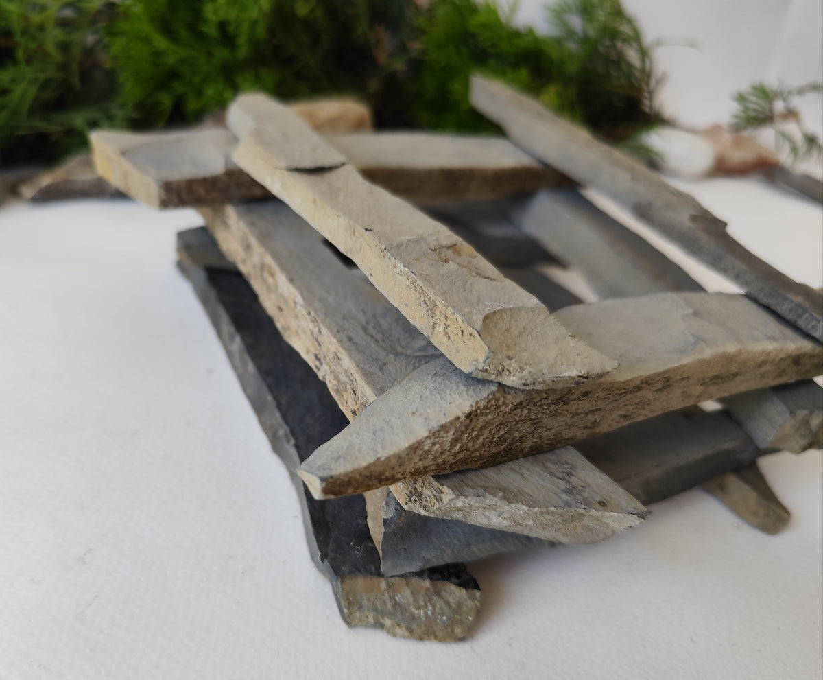 Rock type: Sandstone.
Quantity: Set of 10 pieces.
The shape of stones: fbeam-shaped, mainly rectangle-shaped but with irregular unique forms.
Thickness: 0.5&quot; to 1&quot; thick ( 1.3 to 2.5 cm. )
Size: about 6 to 9 inches in size ( 15 to 23 cm.).
Strength: durable and strong- not easy to break.