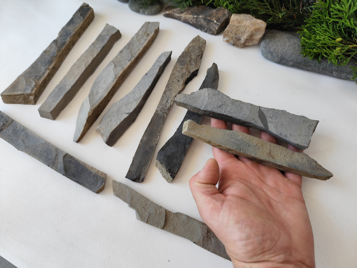 Rock type: Sandstone.
Quantity: Set of 10 pieces.
The shape of stones: fbeam-shaped, mainly rectangle-shaped but with irregular unique forms.
Thickness: 0.5&quot; to 1&quot; thick ( 1.3 to 2.5 cm. )
Size: about 6 to 9 inches in size ( 15 to 23 cm.).
Strength: durable and strong- not easy to break.