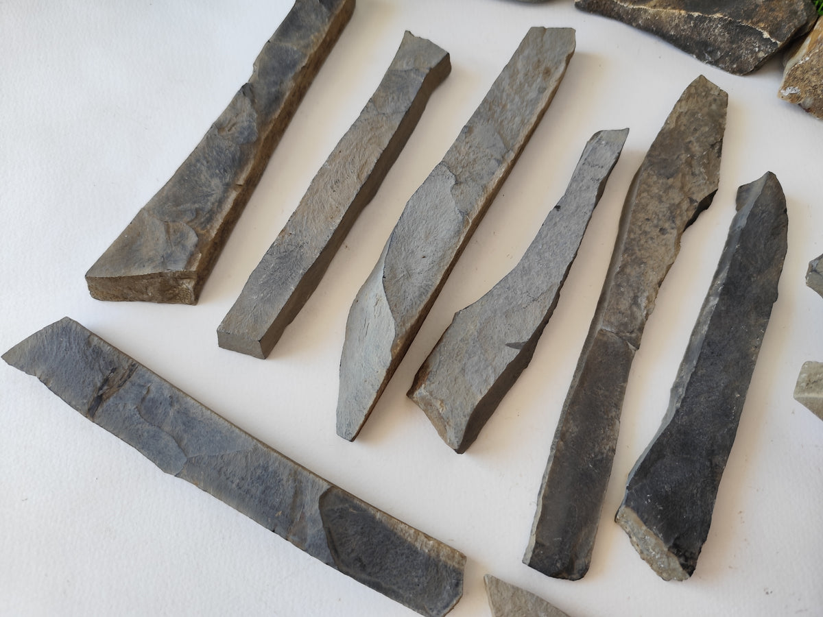 Rock type: Sandstone.
Quantity: Set of 10 pieces.
The shape of stones: fbeam-shaped, mainly rectangle-shaped but with irregular unique forms.
Thickness: 0.5&quot; to 1&quot; thick ( 1.3 to 2.5 cm. )
Size: about 6 to 9 inches in size ( 15 to 23 cm.).
Strength: durable and strong- not easy to break.