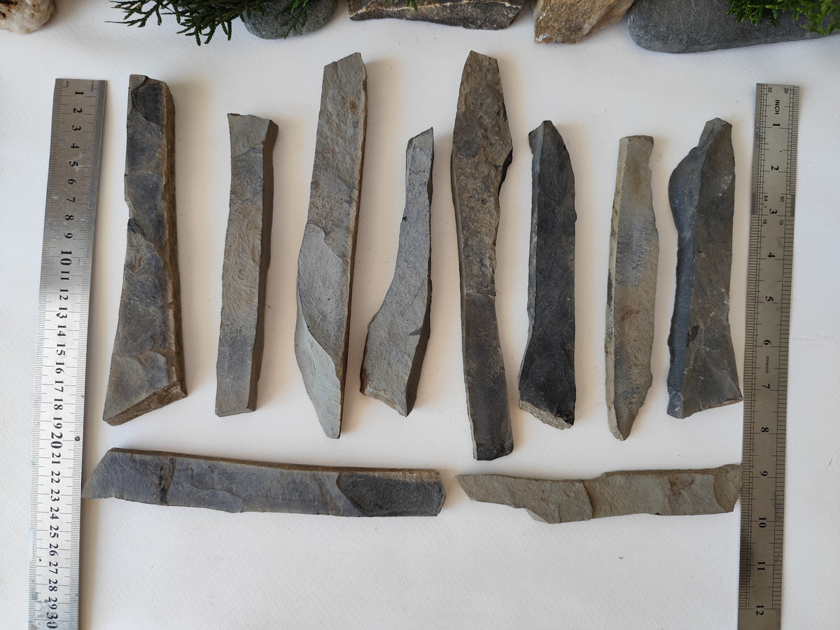 Rock type: Sandstone.
Quantity: Set of 10 pieces.
The shape of stones: fbeam-shaped, mainly rectangle-shaped but with irregular unique forms.
Thickness: 0.5&quot; to 1&quot; thick ( 1.3 to 2.5 cm. )
Size: about 6 to 9 inches in size ( 15 to 23 cm.).
Strength: durable and strong- not easy to break.