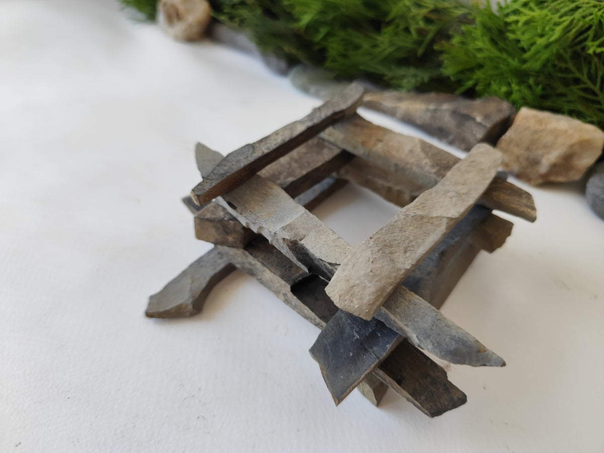 Rock type: Sandstone.
Quantity: Set of 10 pieces.
The shape of stones: fbeam-shaped, mainly rectangle-shaped but with irregular unique forms.
Thickness: 0.3&quot; to 0.8&quot; thick ( 0.7 to 2 cm. )A
Size: about 4.5&quot; to 6.5&quot; ( 11.5 to 16.5 cm. )
Strength: durable and strong- not easy to break.