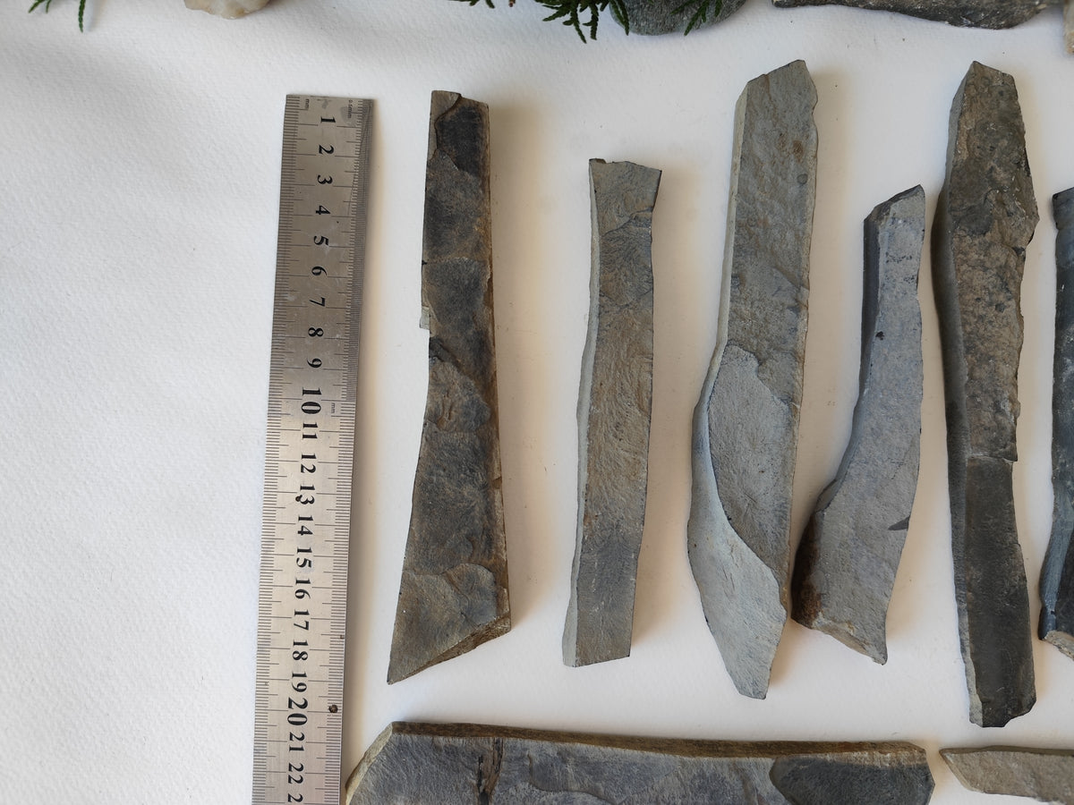 Rock type: Sandstone.
Quantity: Set of 10 pieces.
The shape of stones: fbeam-shaped, mainly rectangle-shaped but with irregular unique forms.
Thickness: 0.5&quot; to 1&quot; thick ( 1.3 to 2.5 cm. )
Size: about 6 to 9 inches in size ( 15 to 23 cm.).
Strength: durable and strong- not easy to break.