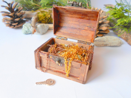 Miniature treasure chest box- Dollhouse chest box -mini accesories- 1/12 scale mini wooden vintage treasury box