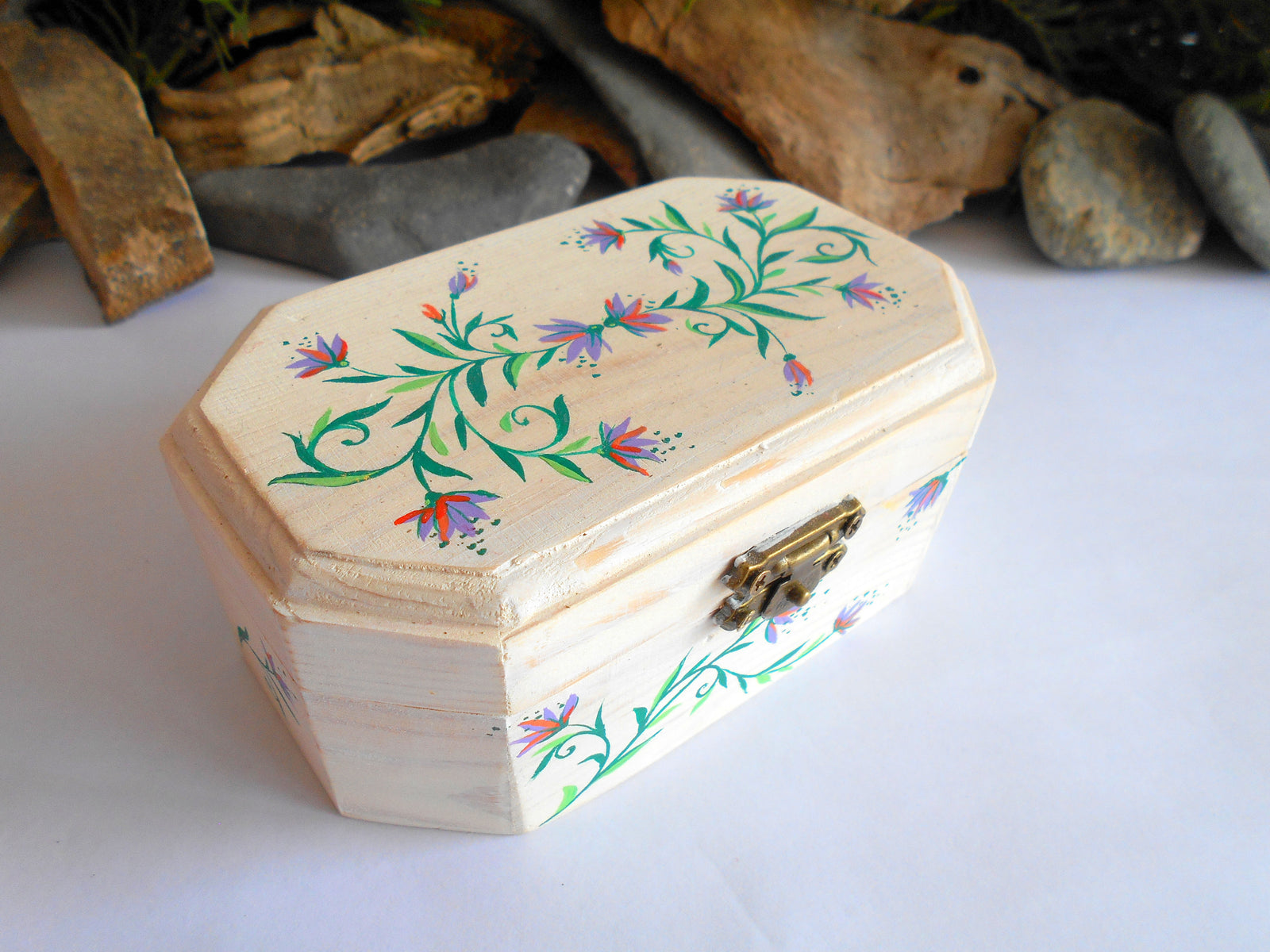 Flower art wooden jewelry box- acrylic painted octagonal box- wooden box with bronze colored hinges- fir tree wood box- hand painted