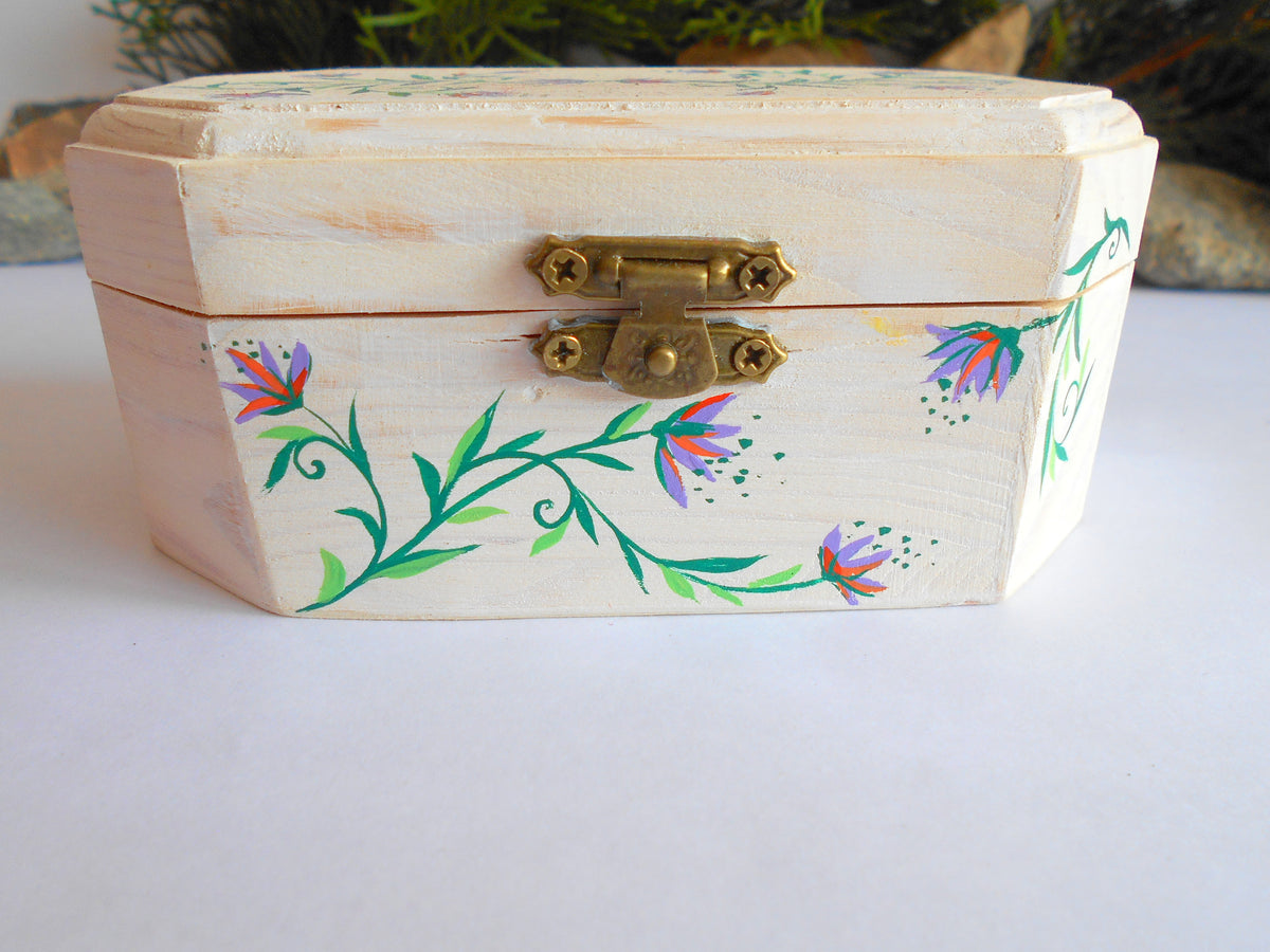 Flower art wooden jewelry box- acrylic painted octagonal box- wooden box with bronze colored hinges- fir tree wood box- hand painted