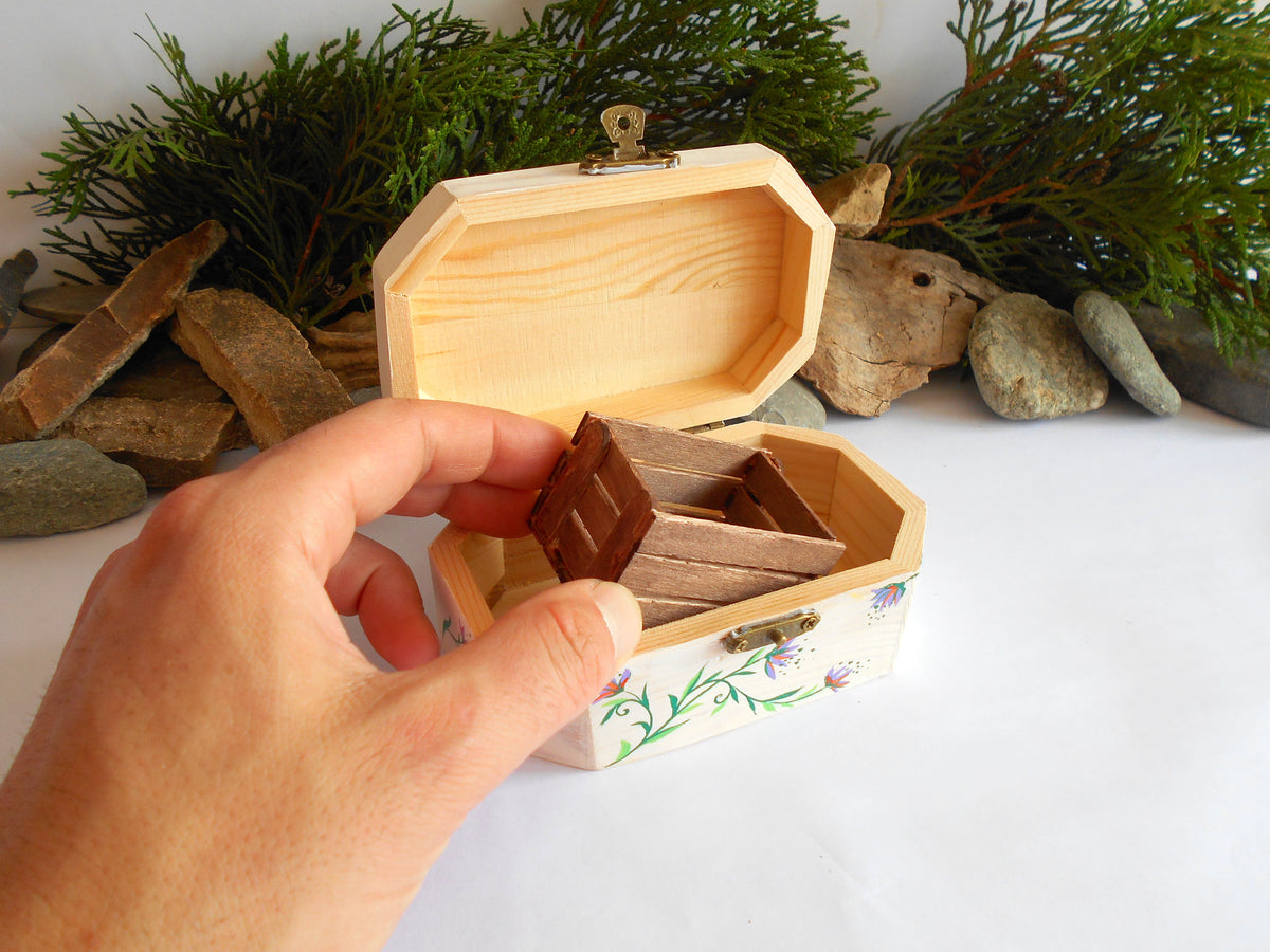 Flower art wooden jewelry box- acrylic painted octagonal box- wooden box with bronze colored hinges- fir tree wood box- hand painted