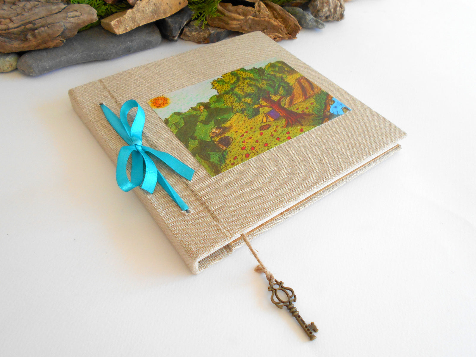 Handmade fabric sketchbook journal- Refillable hardcover blank book with a pocket on the inside cover- personalized ecofriendly blank sketchbook