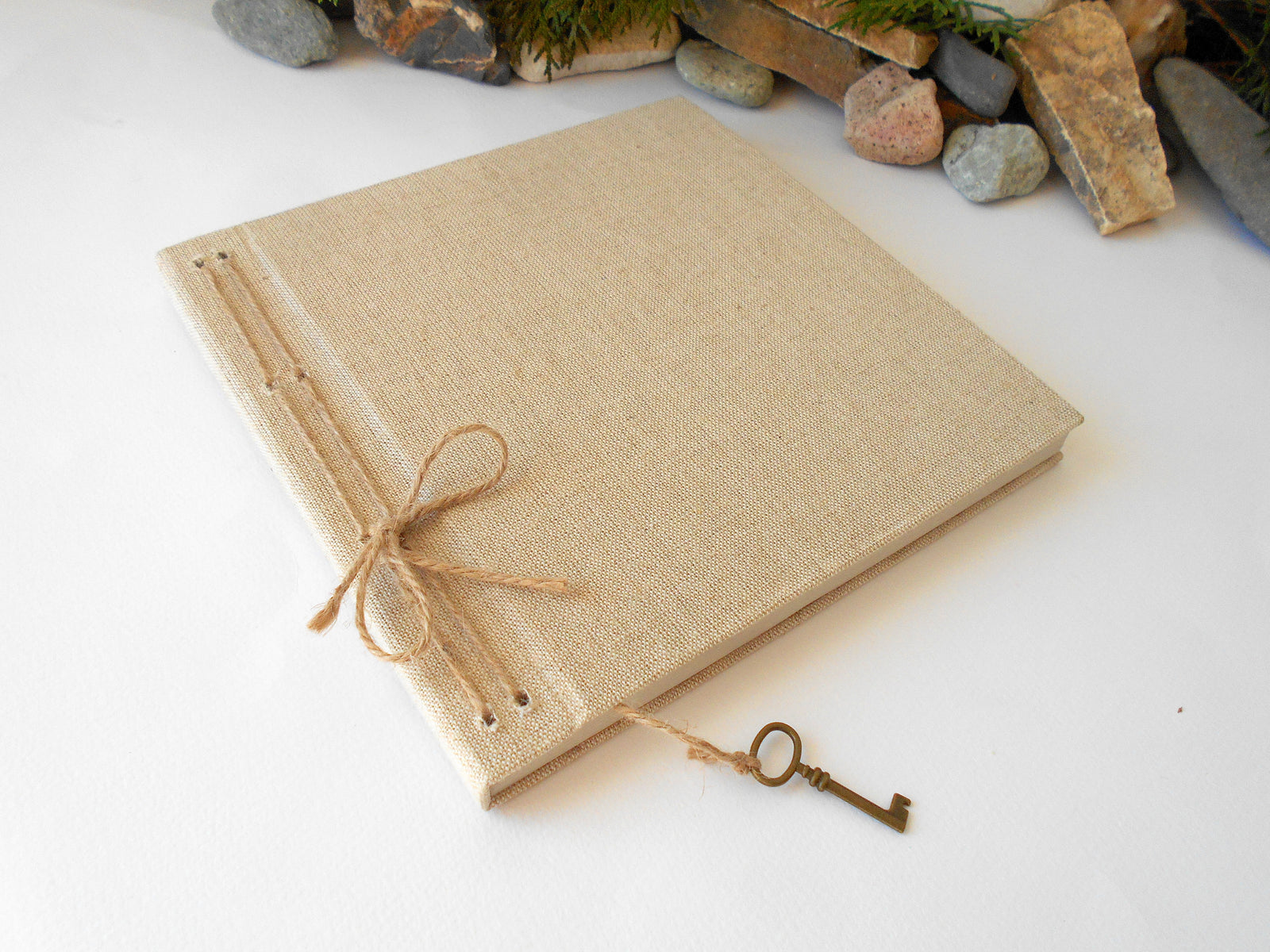 Handmade fabric sketchbook journal- Refillable sketchbook with a pocket on the inside cover- personalized ecofriendly blank sketchbook