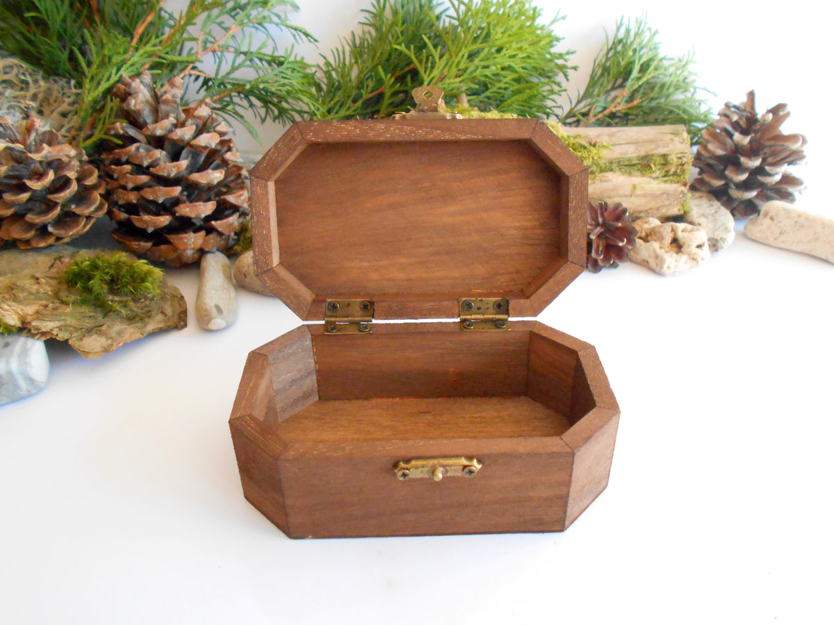 Wooden keepsake box- large eight side box- wooden box with bronze-color hinges- bamboo wood box- 4.9&#39;&#39; x 2.8&#39;&#39; x 2&#39;&#39;- Medium Brown