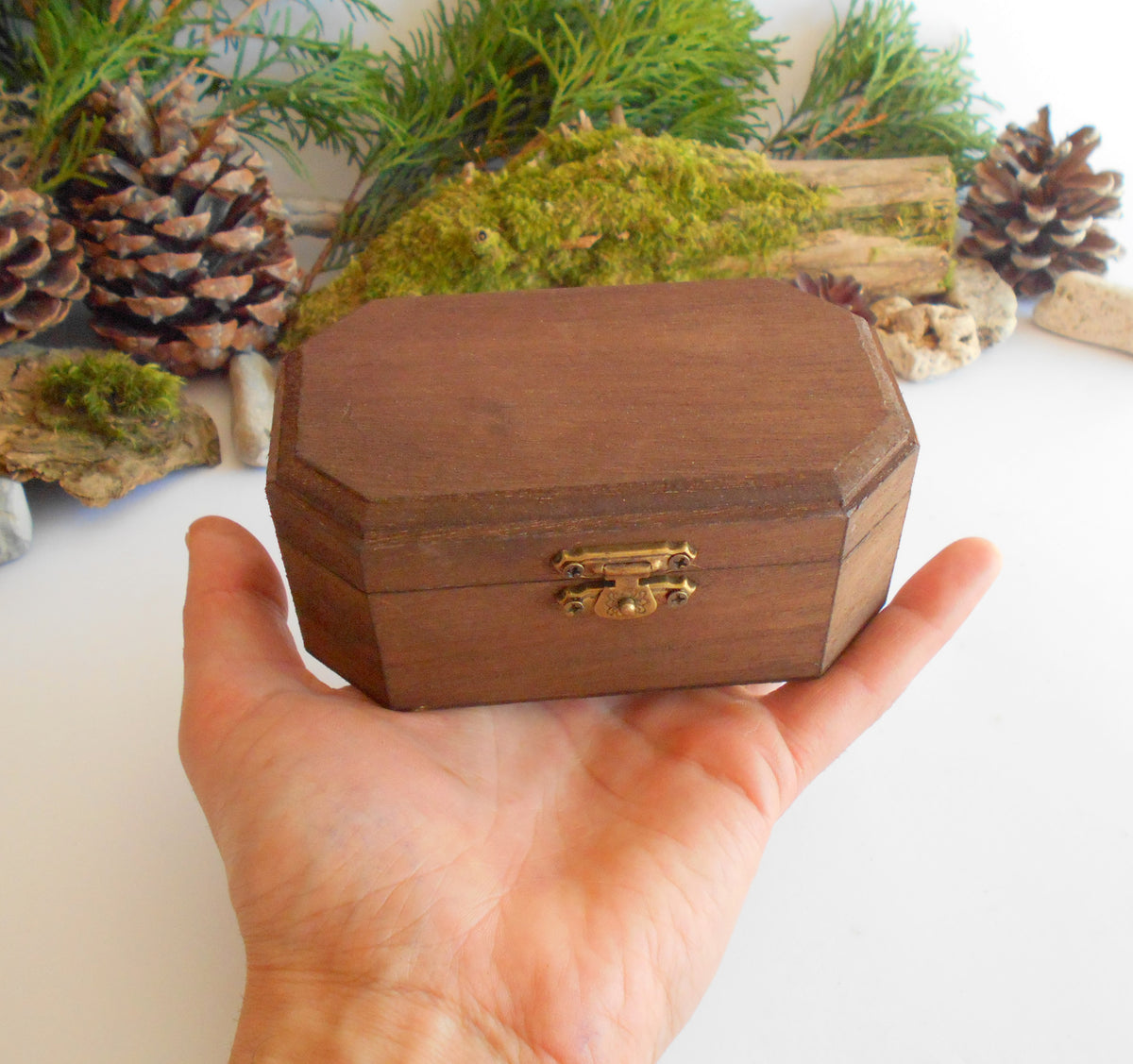 Wooden keepsake box- large eight side box- wooden box with bronze-color hinges- bamboo wood box- 4.9&#39;&#39; x 2.8&#39;&#39; x 2&#39;&#39;- Medium Brown